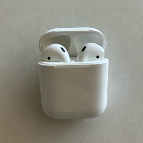 AirPods with Charging Case - Picture 1 of 3